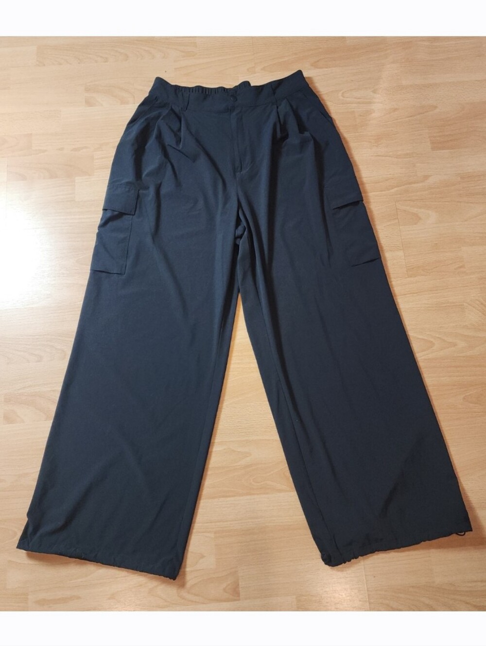 Size Large Tall Gap Fit Cinch Hem Wide Leg Pleated Black Cargo Pant Swift Fabric